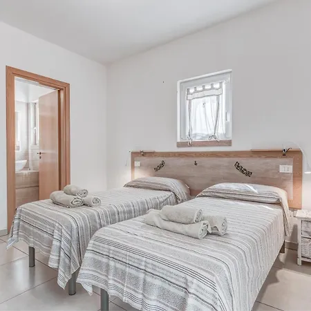 Holiday home Trullo Sunrise - Trullo Con Piscina Privata San Vito dei Normanni