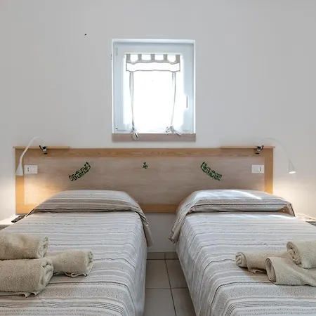 Holiday home Trullo Sunrise - Trullo Con Piscina Privata *